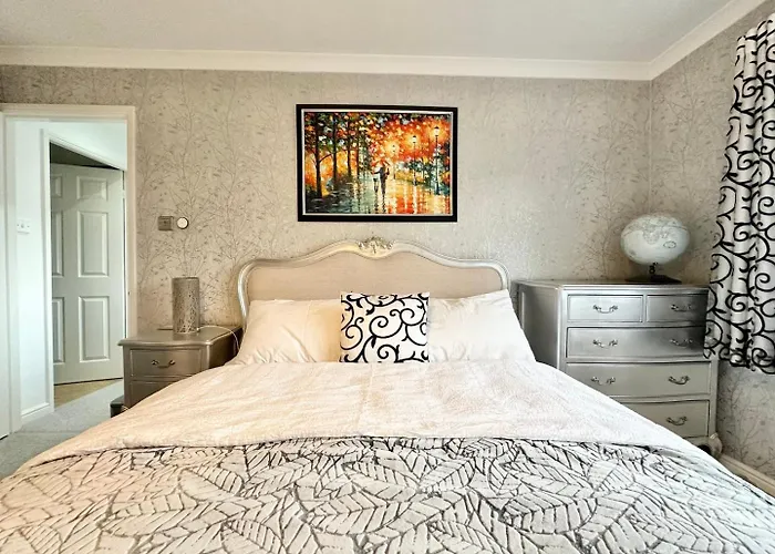 Tranquil Retreat Spacious 4-bedroom Family Nyaraló *