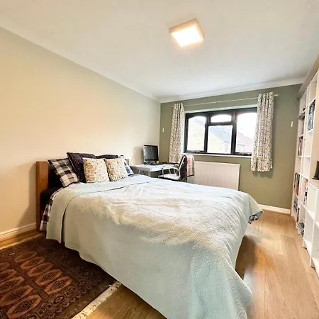 Tranquil Retreat Spacious 4-bedroom Family Дом отдыха *