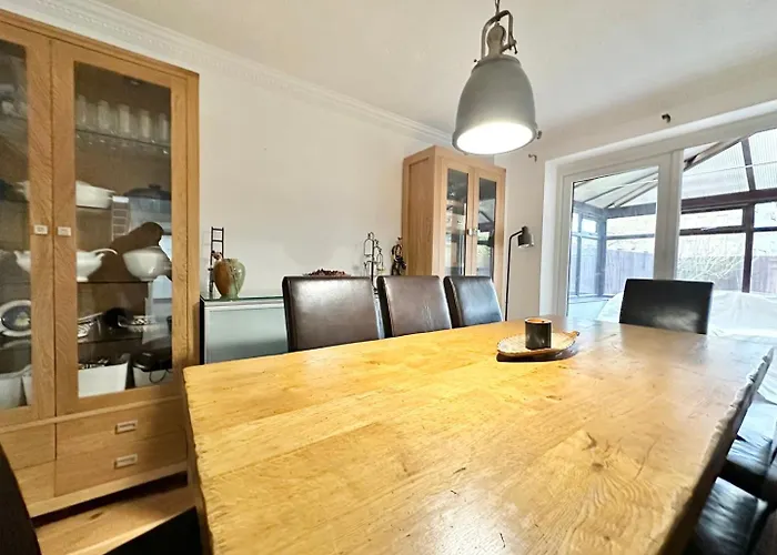 Prázdninový dům Tranquil Retreat Spacious 4-bedroom Family Leeds (West Yorkshire)