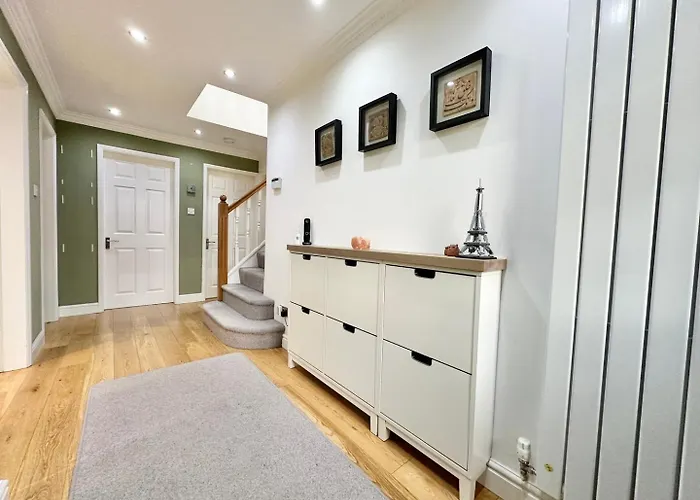 Prázdninový dům Tranquil Retreat Spacious 4-bedroom Family Leeds (West Yorkshire)