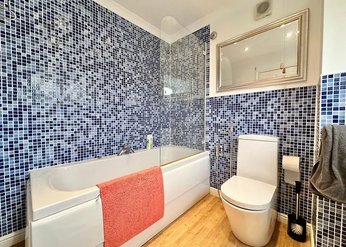 Prázdninový dům Tranquil Retreat Spacious 4-bedroom Family