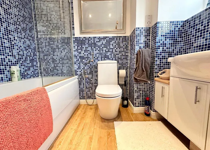 Tranquil Retreat Spacious 4-bedroom Family * Leeds (West Yorkshire)